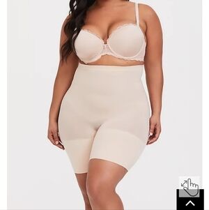 🆕️⌛️  2X SPANX® HIGHER POWER SHORT - NUDE ⌛️